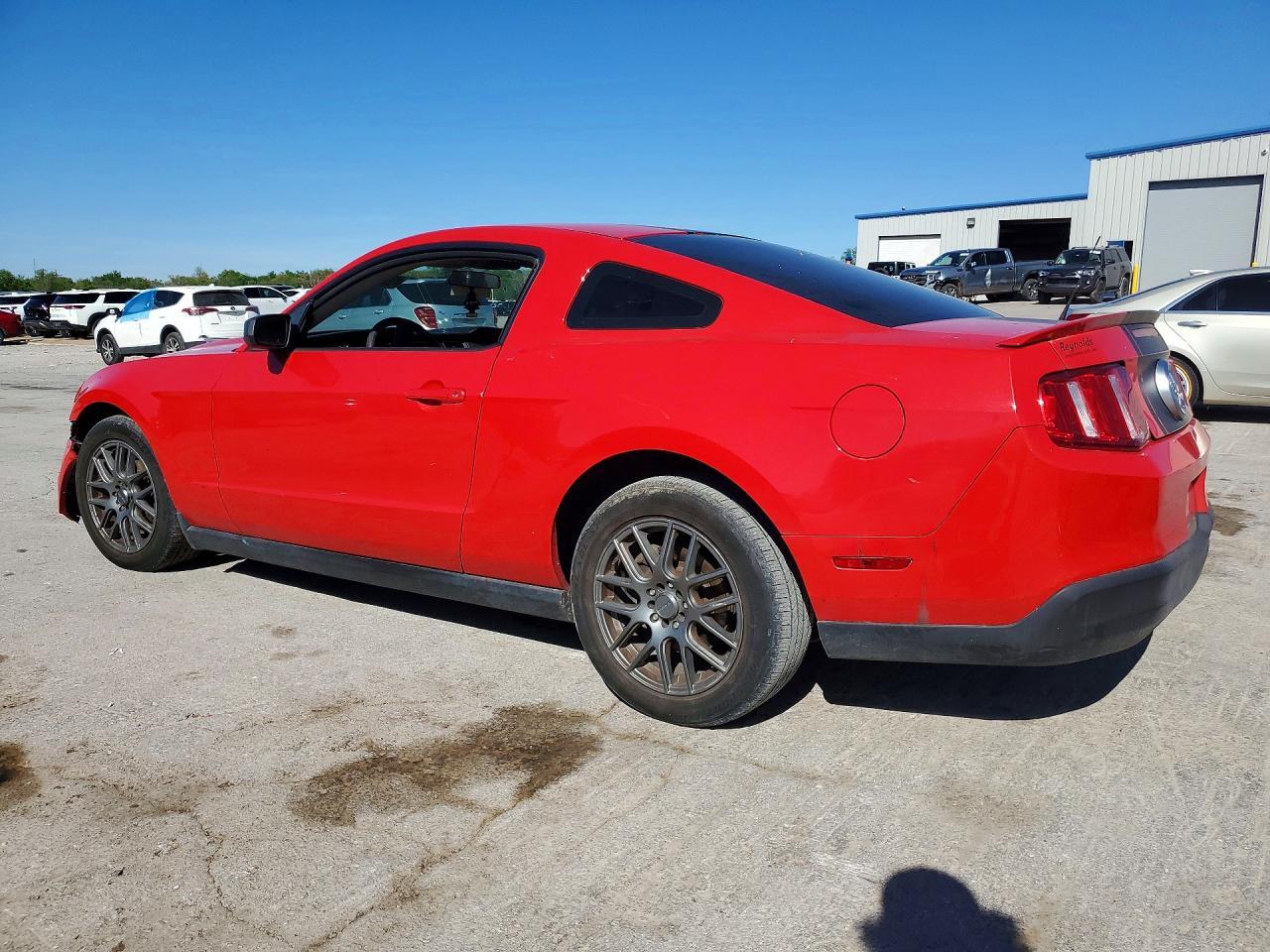 2010 Ford Mustang - Фото 2