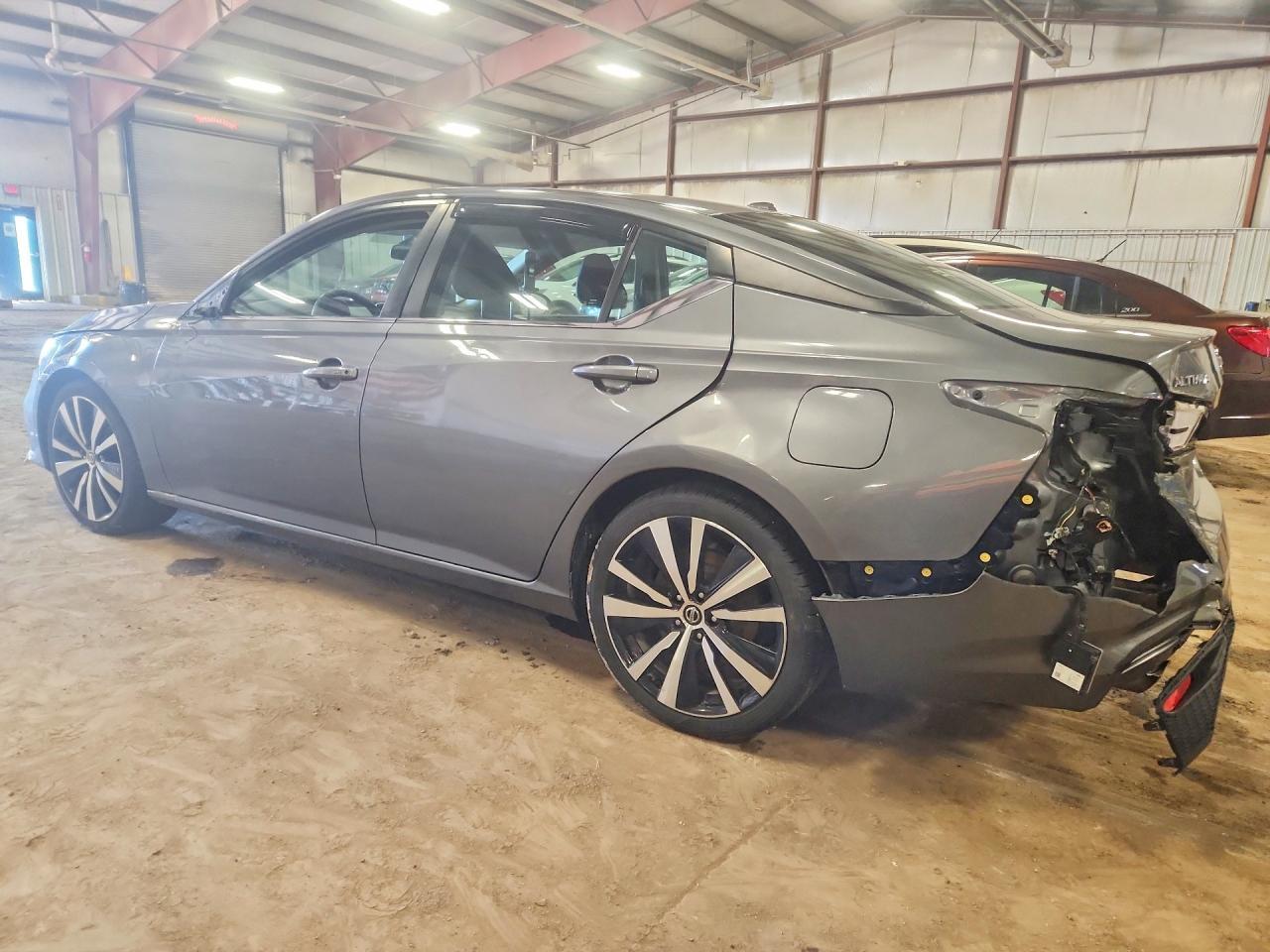 2019 Nissan Altima 2.5 Sr - Фото 2