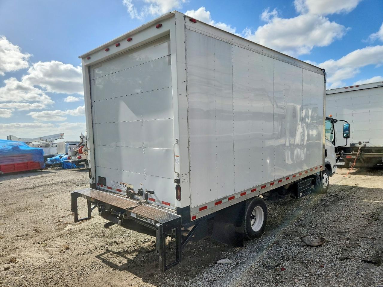 2019 Isuzu Npr Hd Box Truck - Image 4