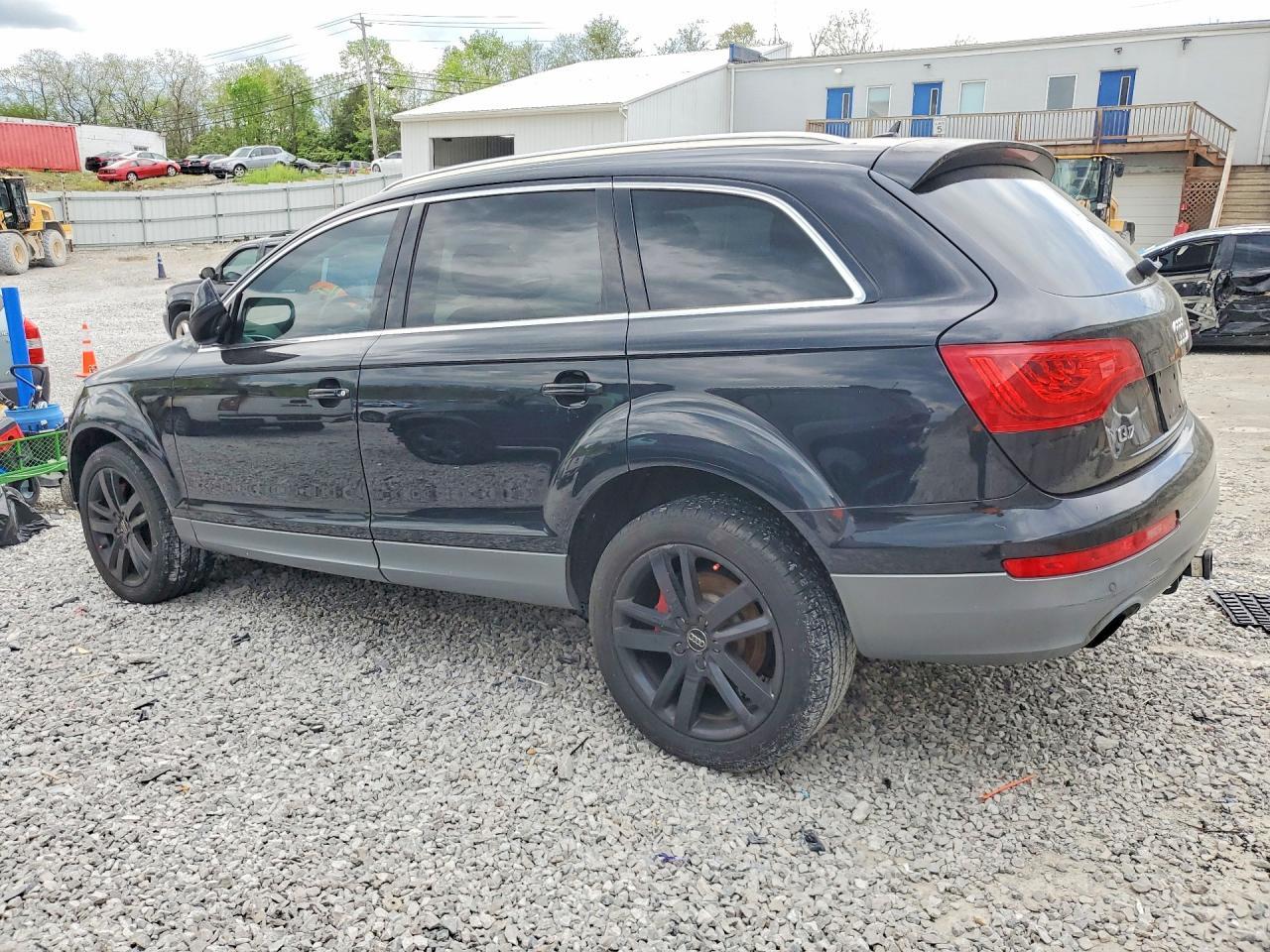 2012 Audi Q7 Premium Plus - Image 2