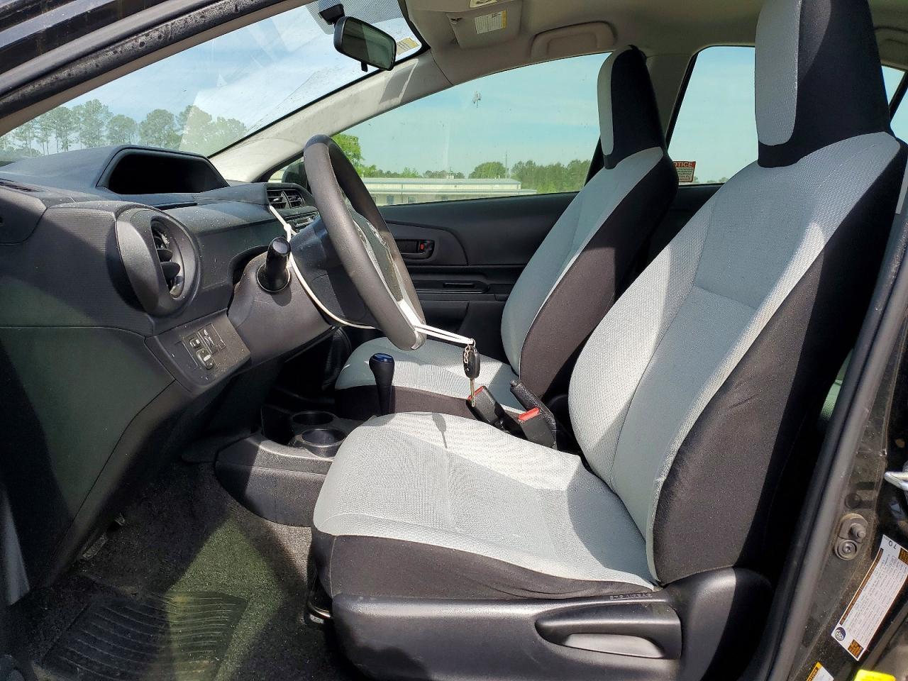 2015 Toyota Prius - Фото 7