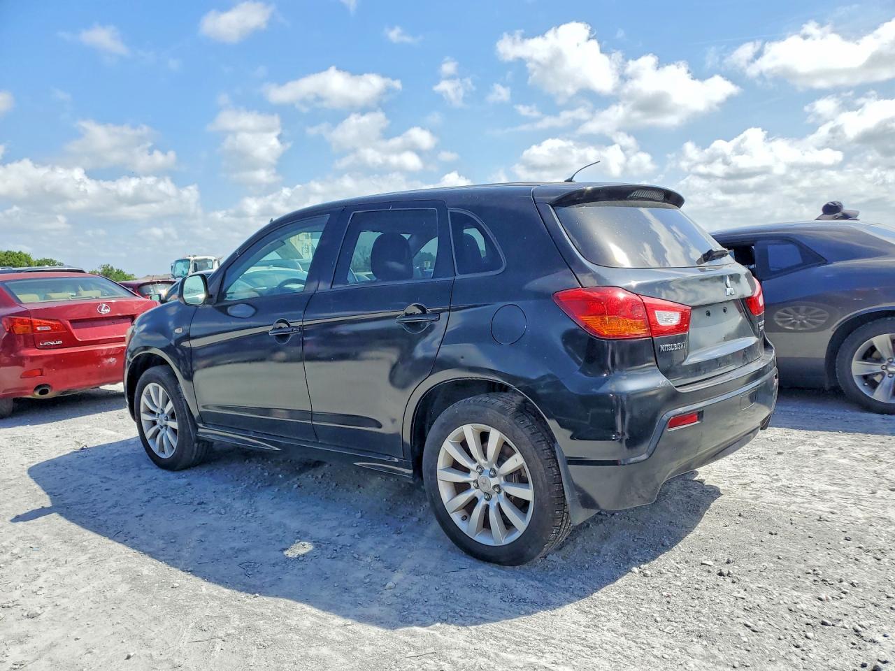 2011 Mitsubishi Outlander Sport Se - Фото 2