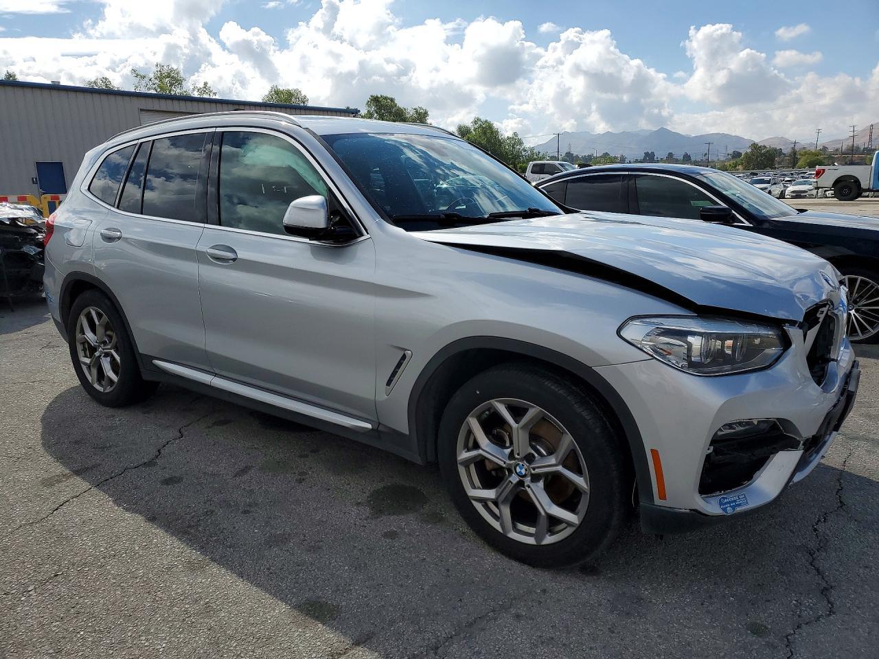 2021 BMW X3 xDrive30E - Image 4