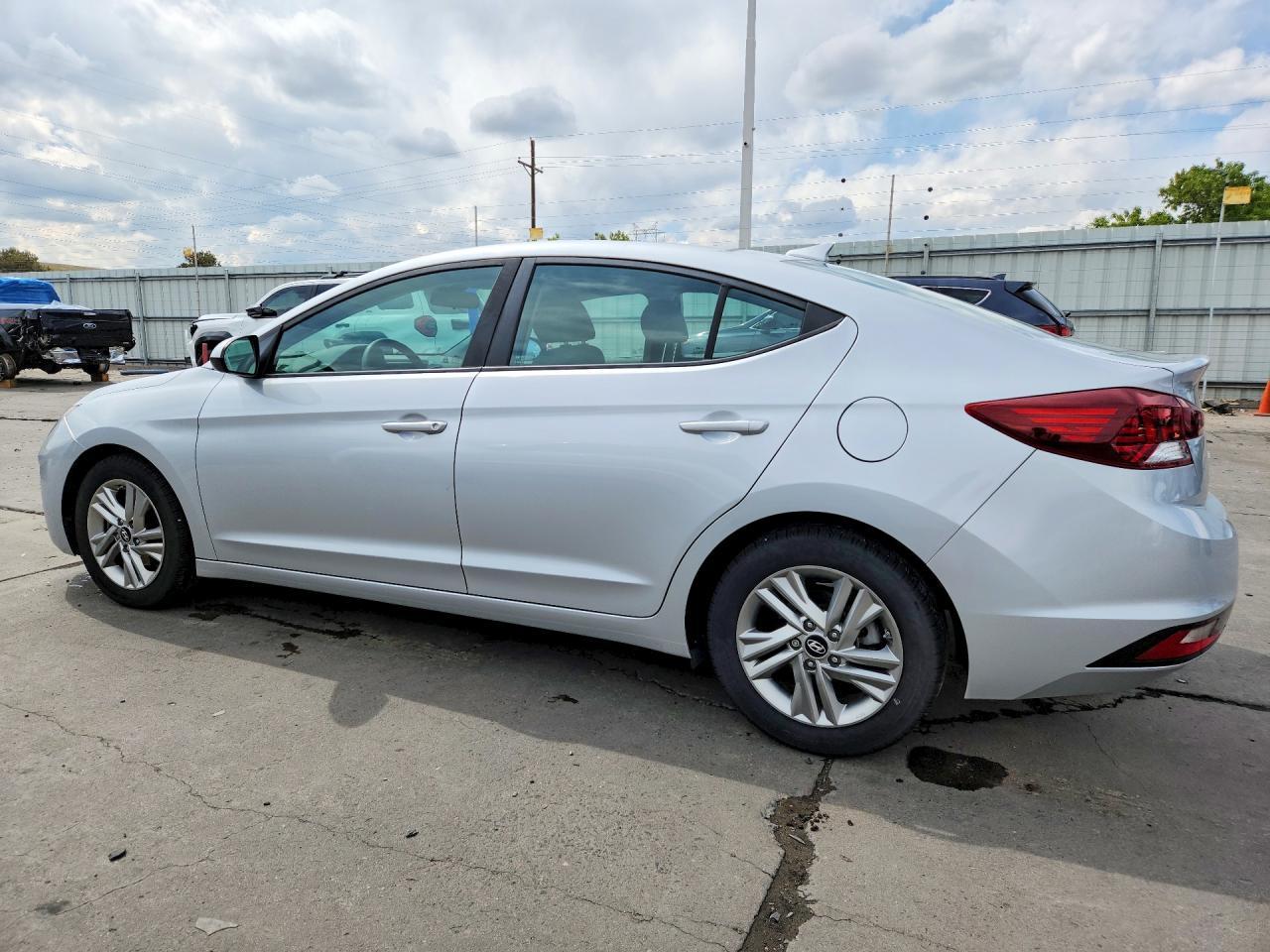 2019 Hyundai Elantra Sel - Image 2