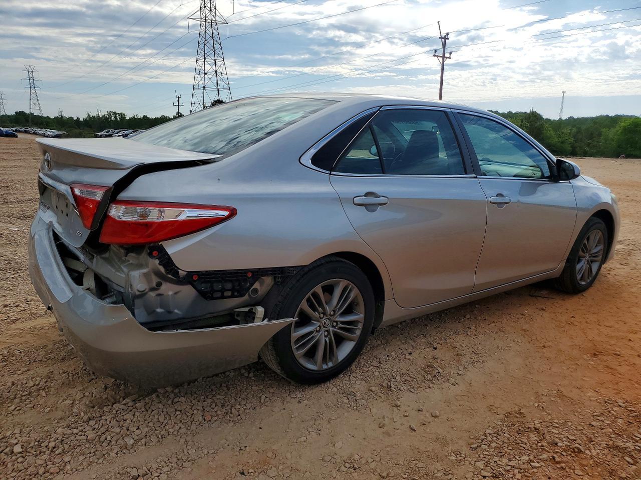 2015 Toyota Camry Se - Image 3