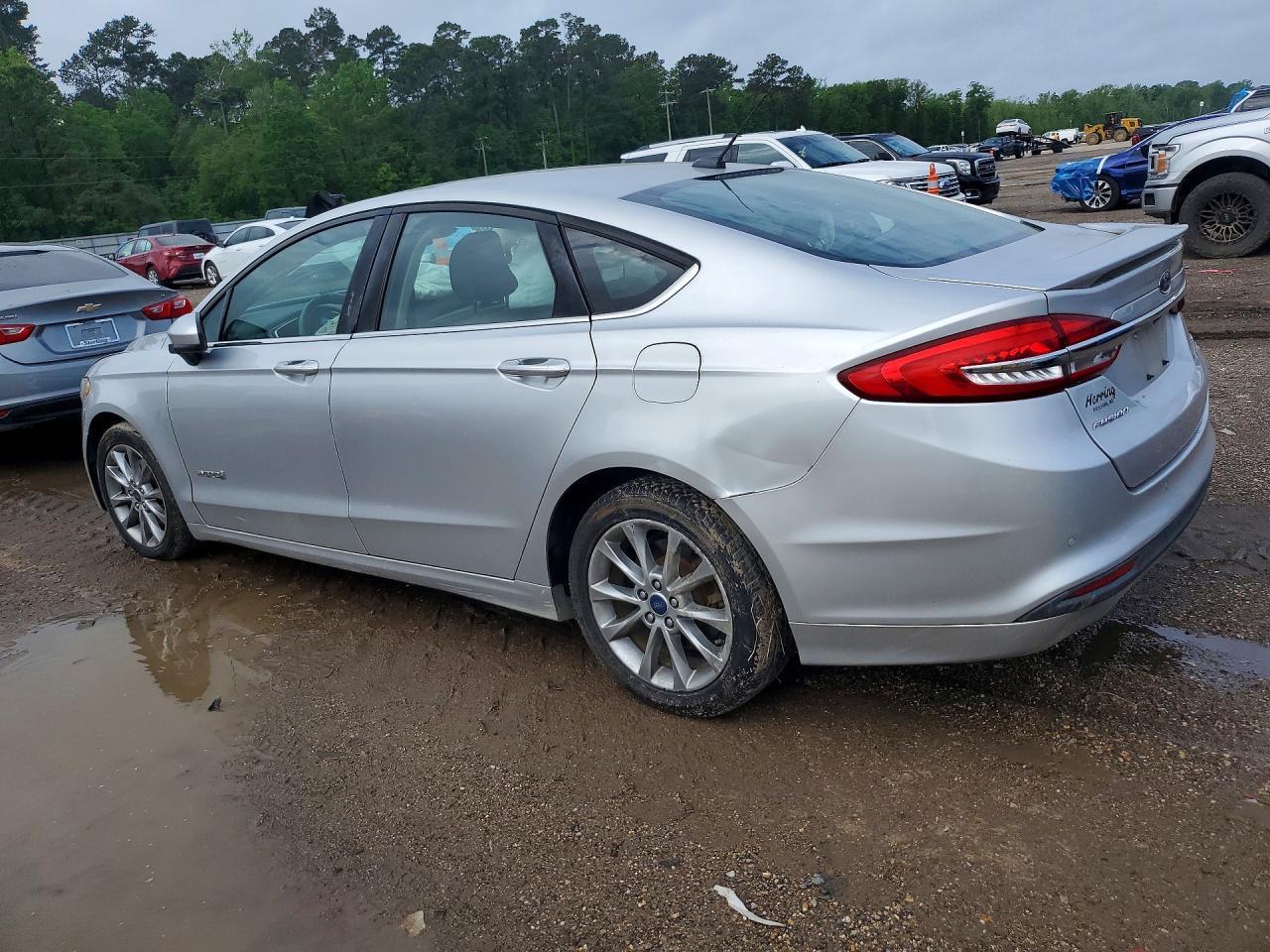 2017 Ford Fusion Se Hybrid - Image 2