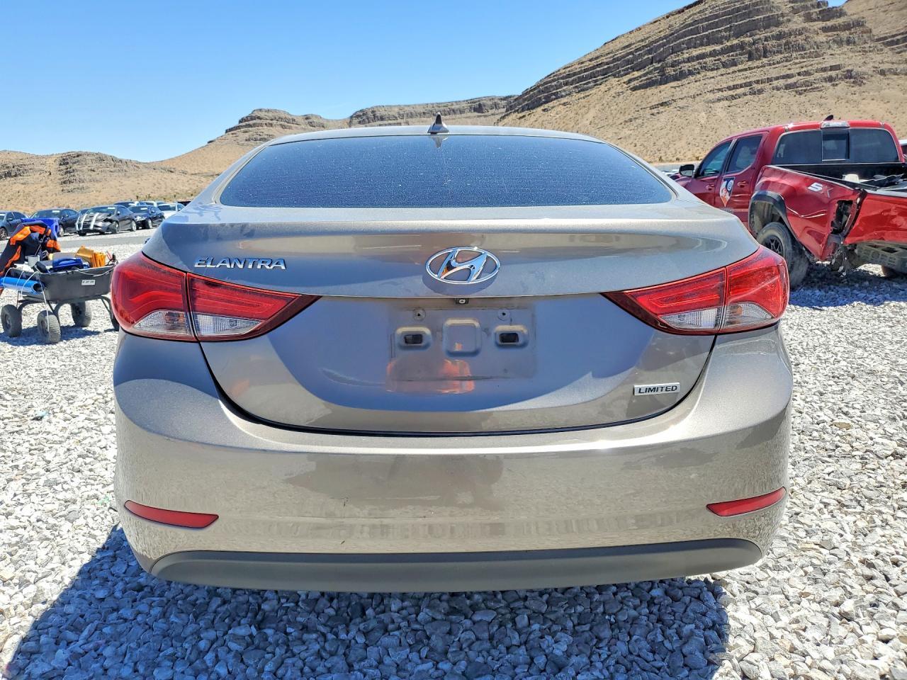 2015 Hyundai Elantra - Фото 6