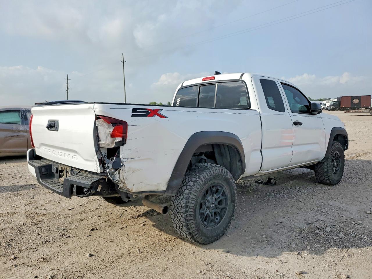 2022 Toyota Tacoma Sr - Фото 3