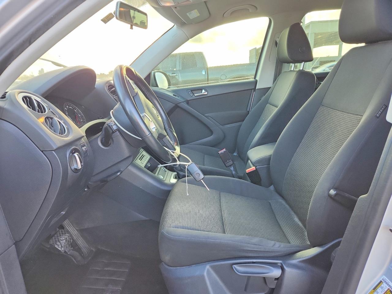 2017 Volkswagen Tiguan S - Image 7
