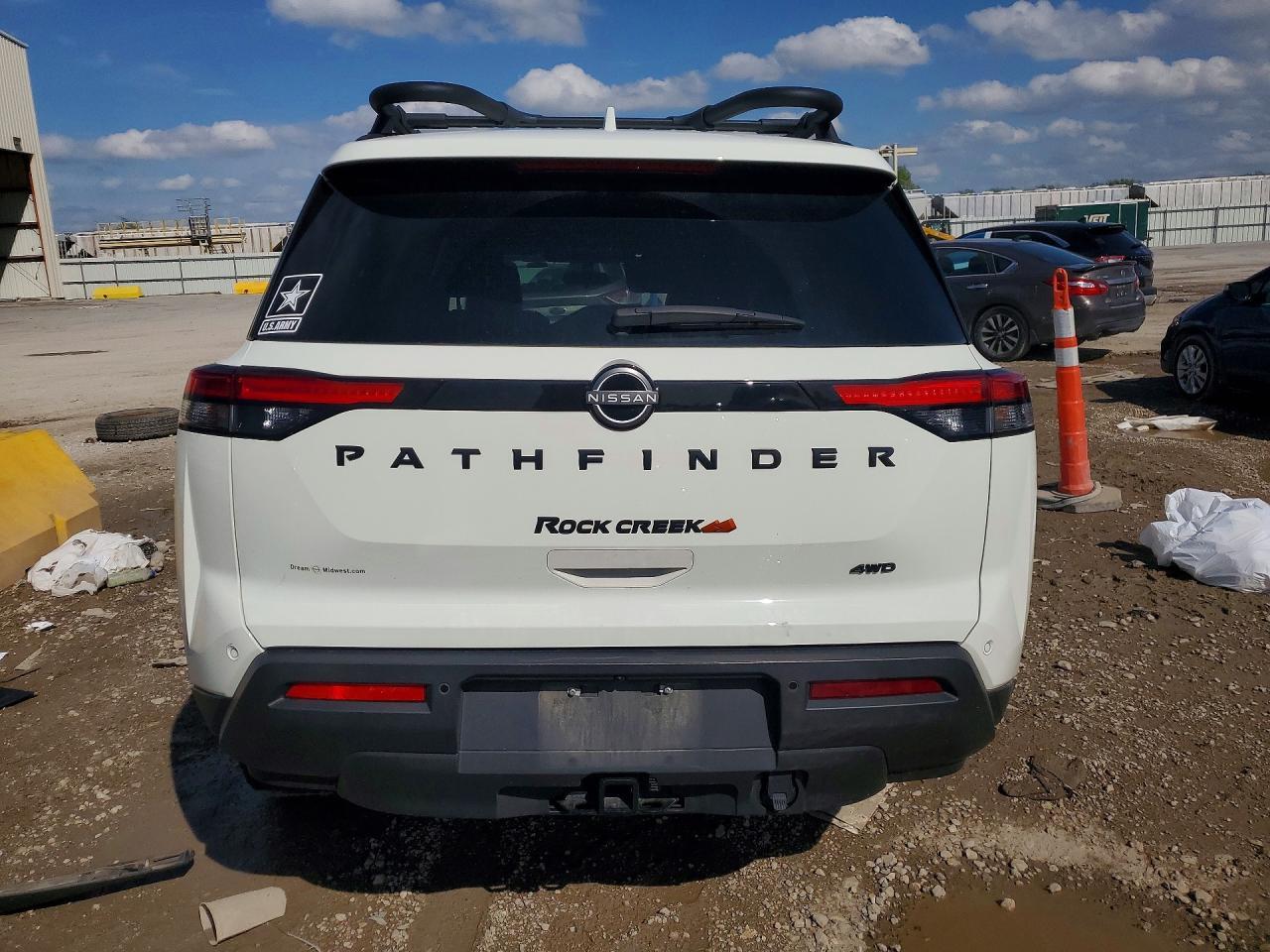 2023 Nissan Pathfinder Sv - Image 6
