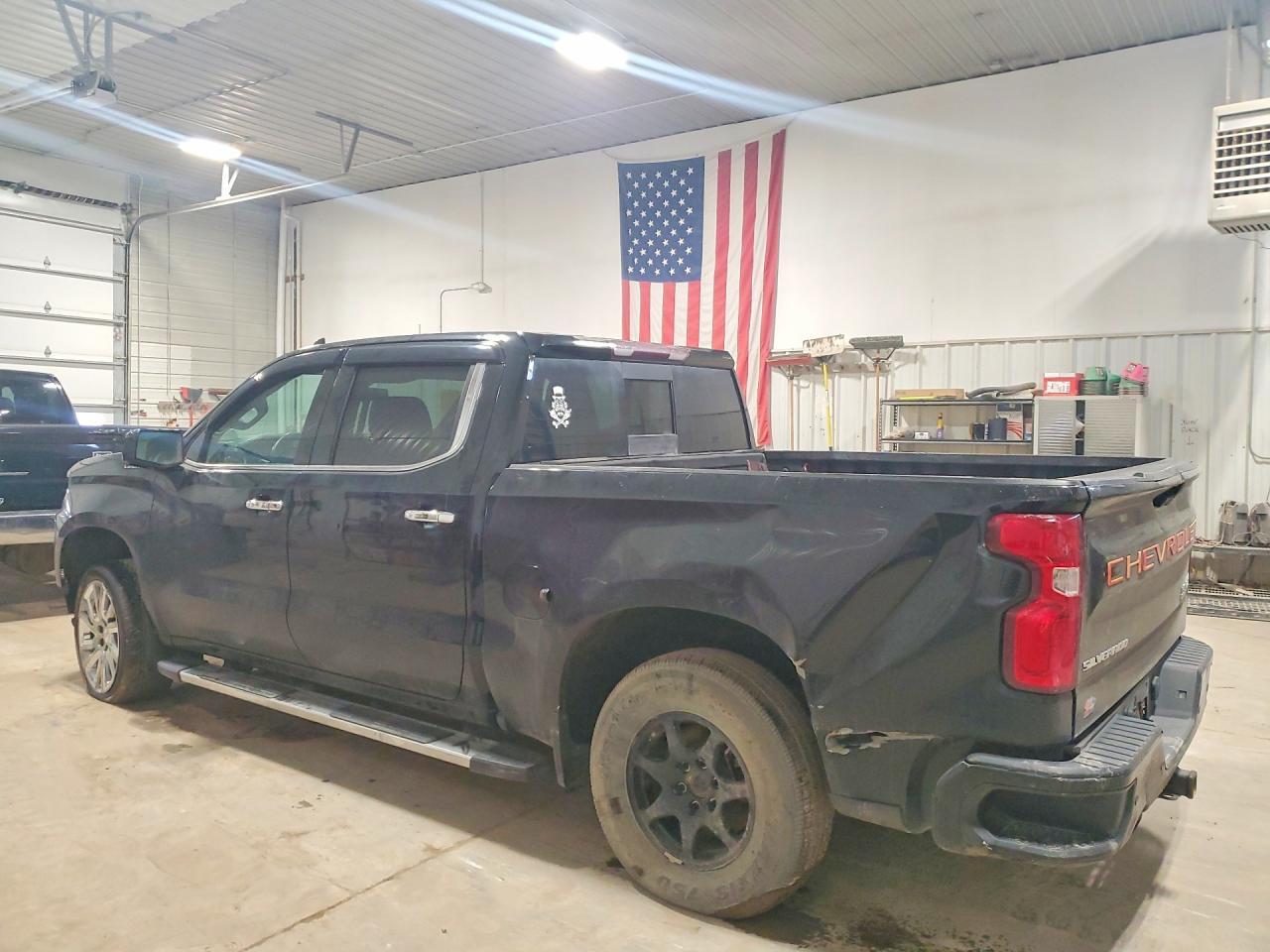 2019 Chevrolet Silverado K1500 High Country - Фото 2