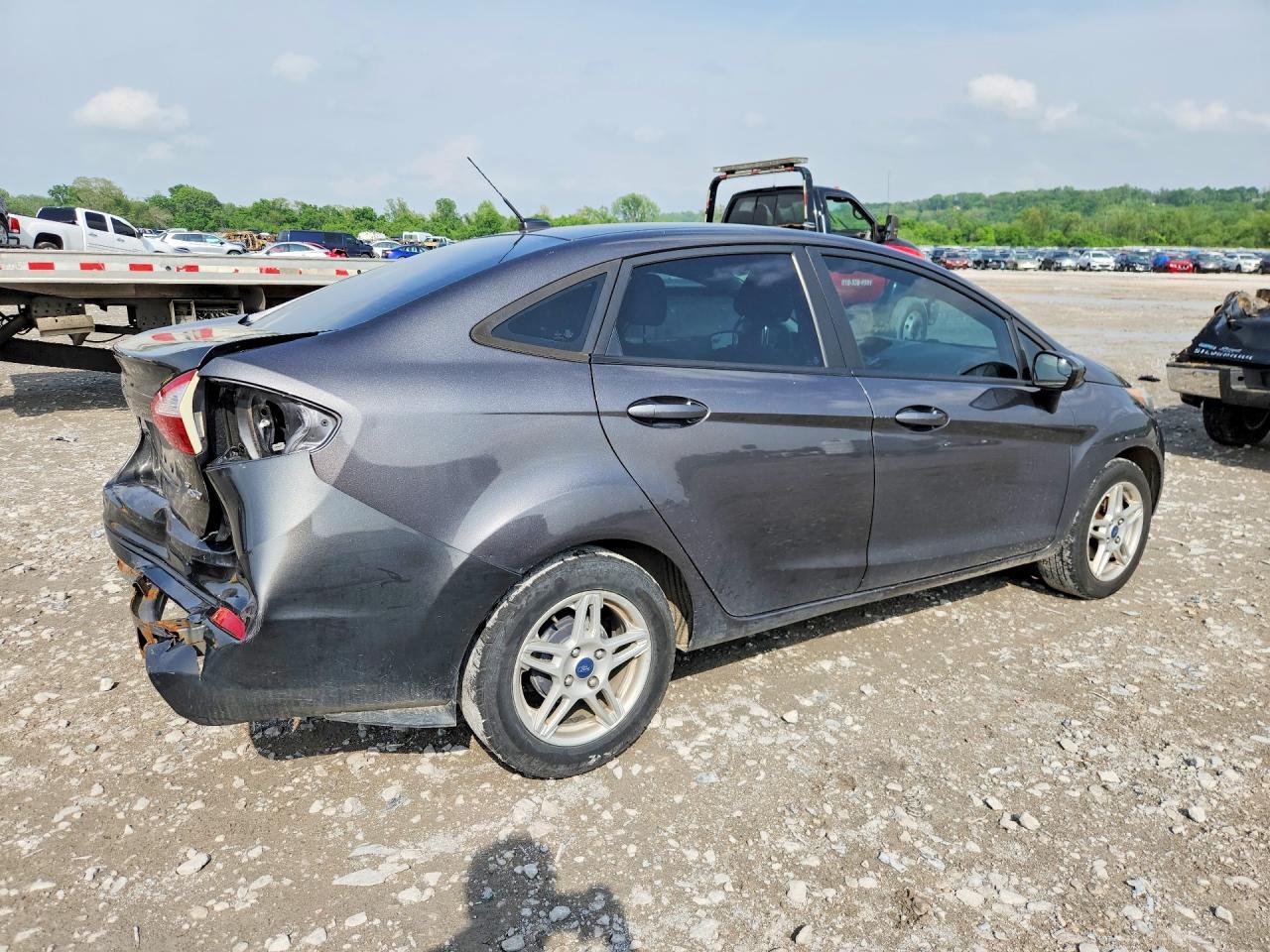 2017 Ford Fiesta Se - Фото 3