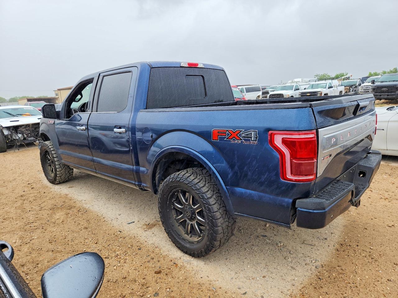 2015 Ford F150 Supercrew - Фото 2