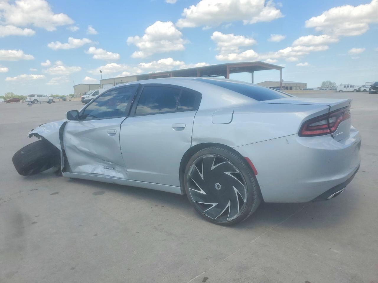 2022 Dodge Charger Sxt - Фото 2