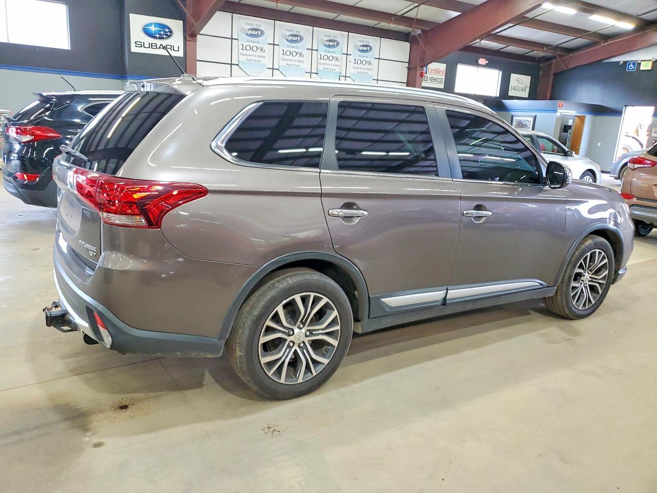 2016 Mitsubishi Outlander - Image 3