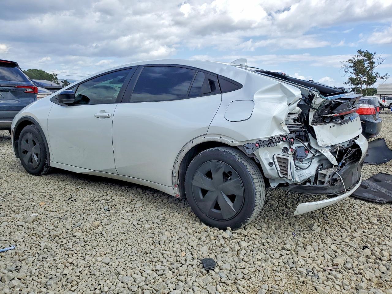 2024 Toyota Prius Le - Image 2