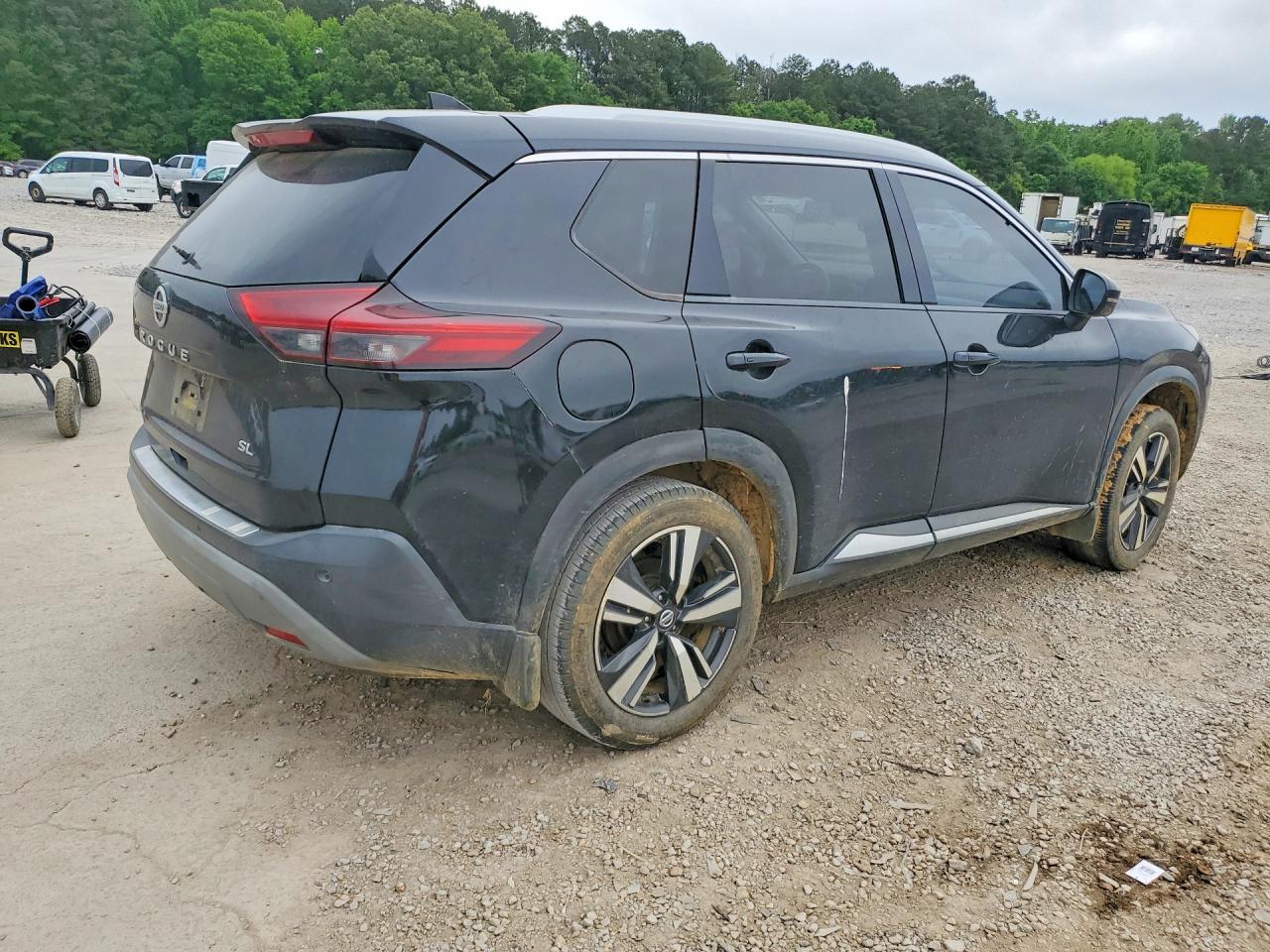 2021 Nissan Rogue - Фото 3
