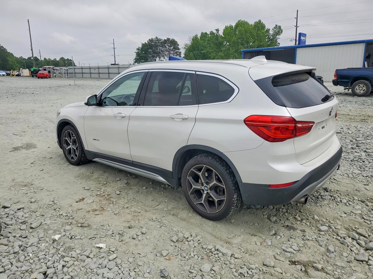 2016 BMW X1 xDrive28I - Фото 2
