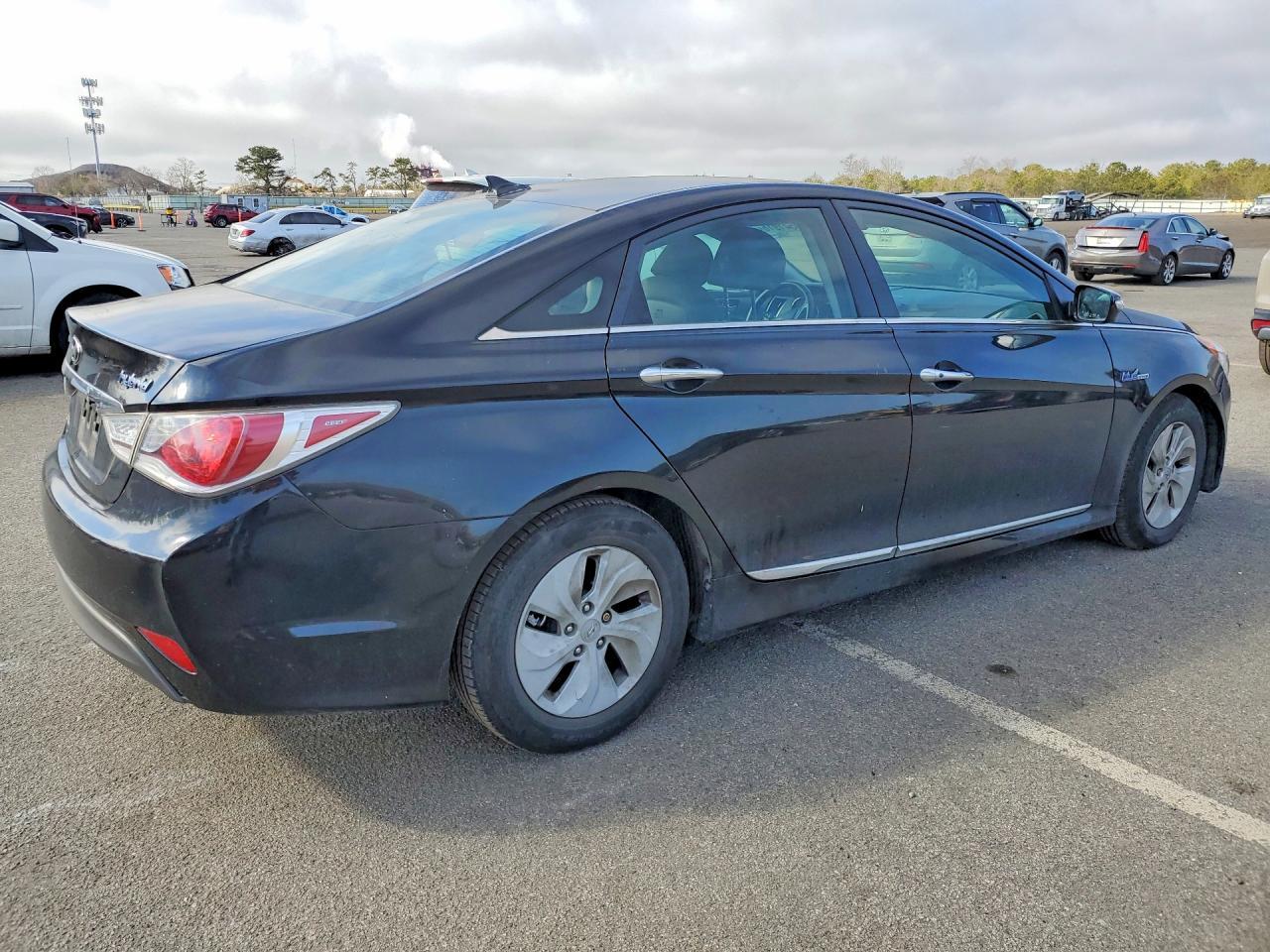 2015 Hyundai Sonata Hybrid Base - Фото 3