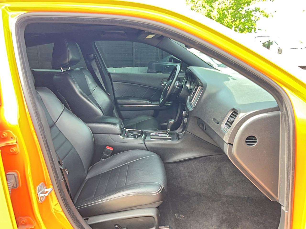 2014 Dodge Charger R - Image 5