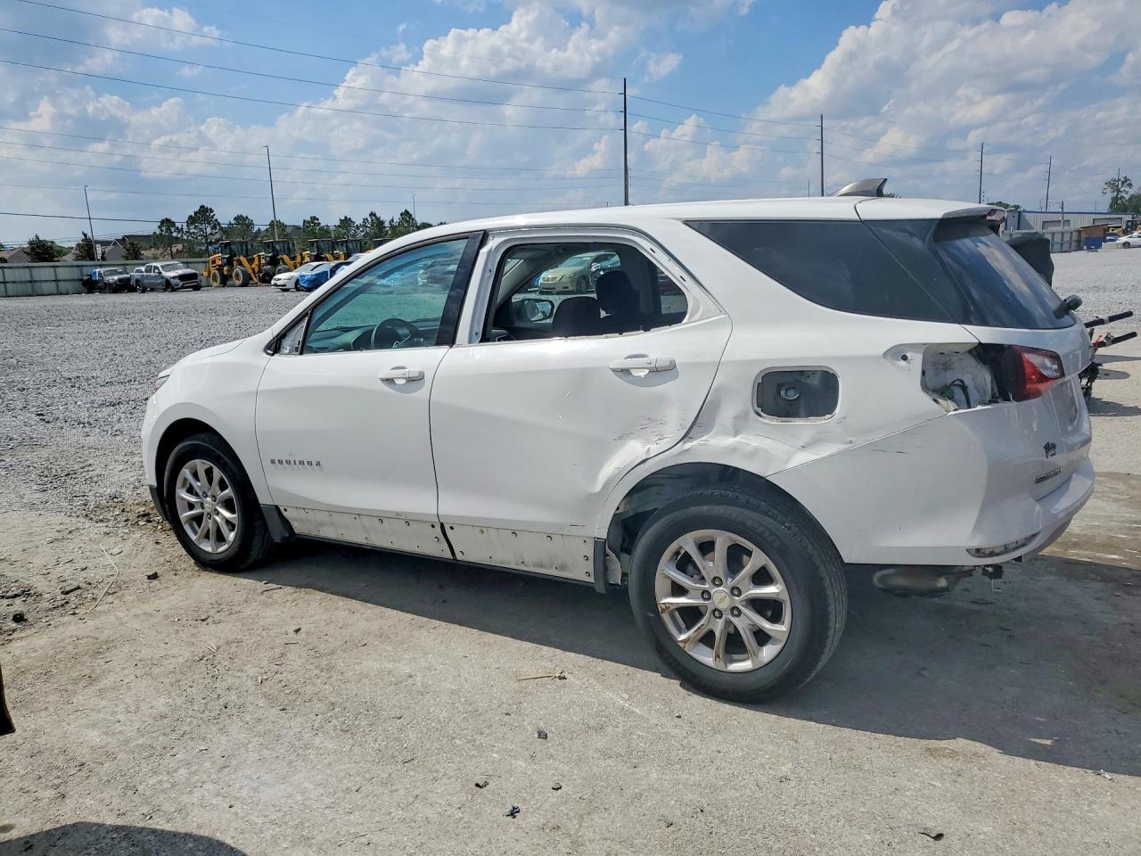 2019 Chevrolet Equinox Ls - Image 2