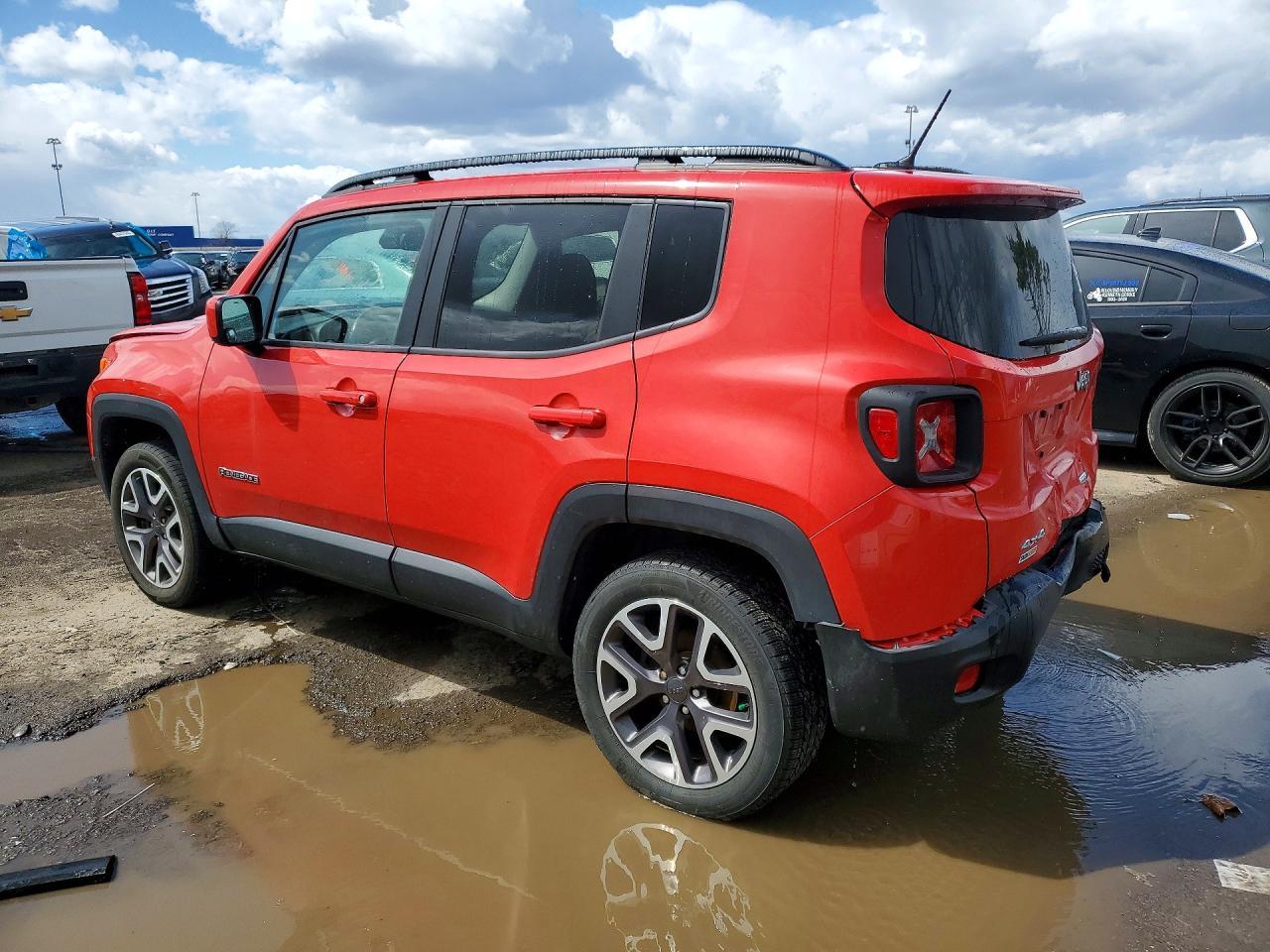 2016 Jeep Renegade Latitude - Image 2