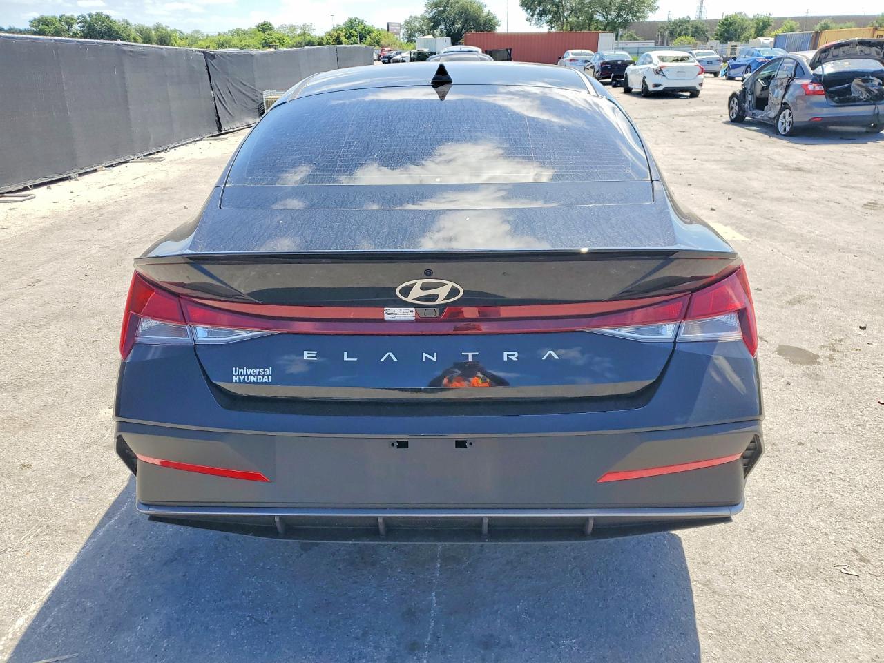 2026 Hyundai Elantra Sel Sport - Image 6
