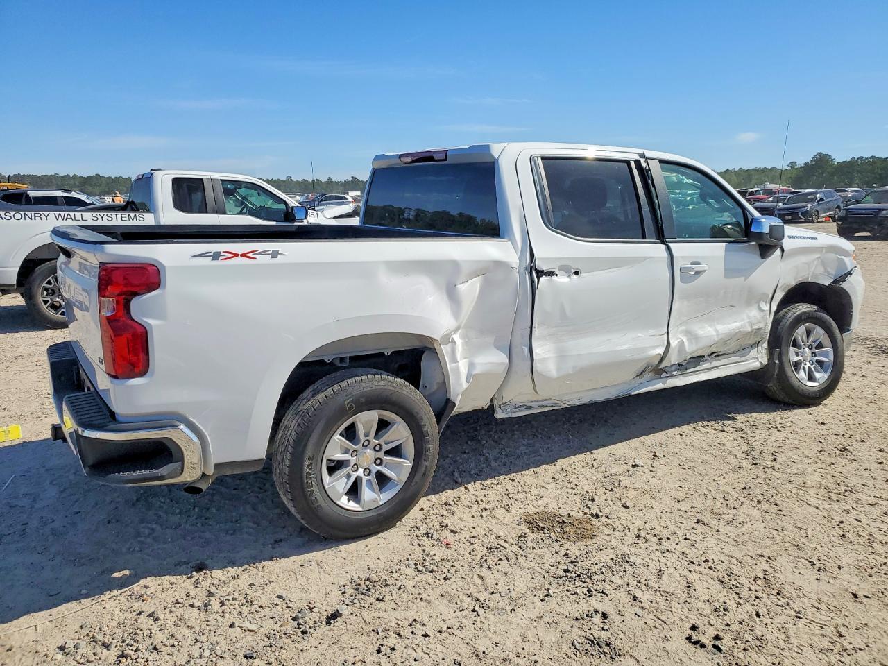2025 Chevrolet Silverado K1500 Lt - Image 3