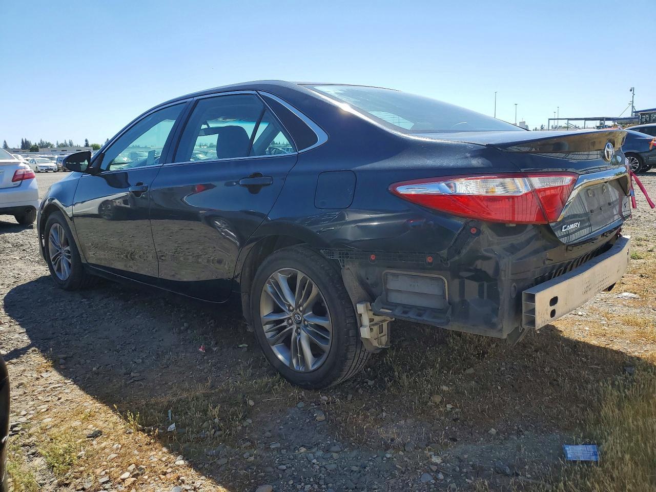 2017 Toyota Camry Se - Фото 2