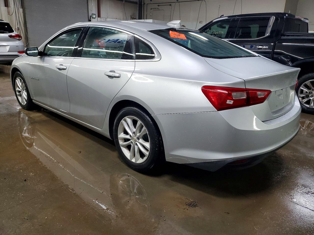 2016 Chevrolet Malibu Lt - Image 2