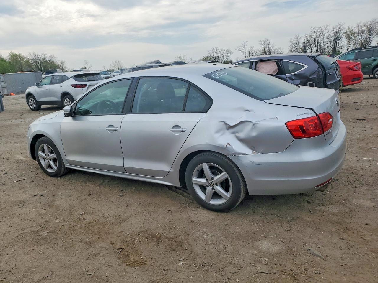 2012 Volkswagen Jetta Se - Image 2