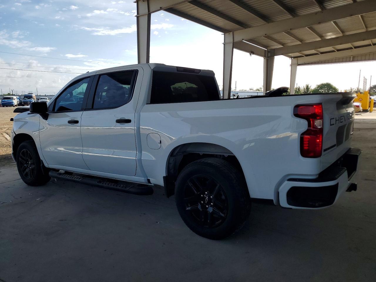 2023 Chevrolet Silverado C1500 Custom - Фото 2