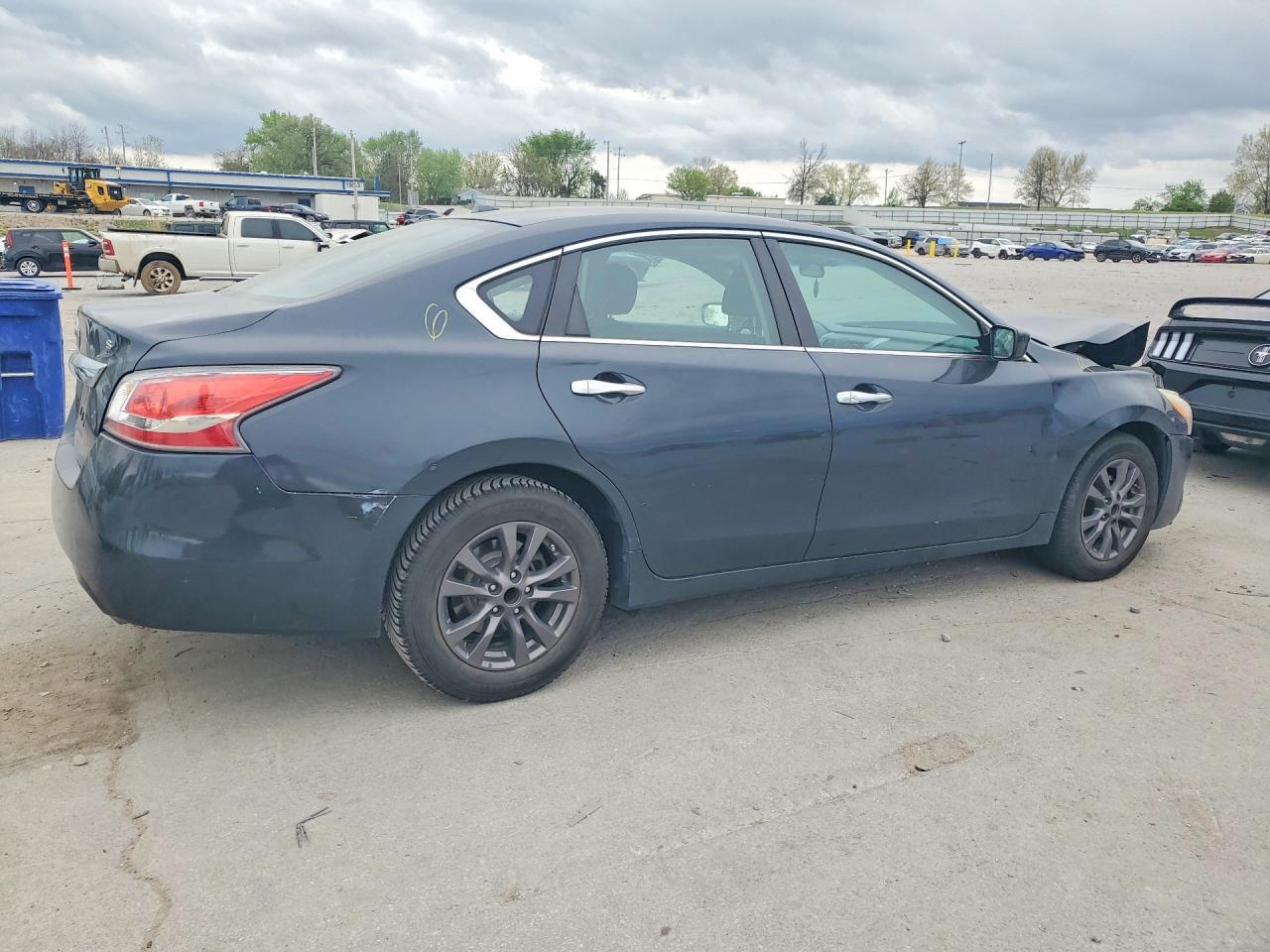 2015 Nissan Altima 2.5 - Фото 3