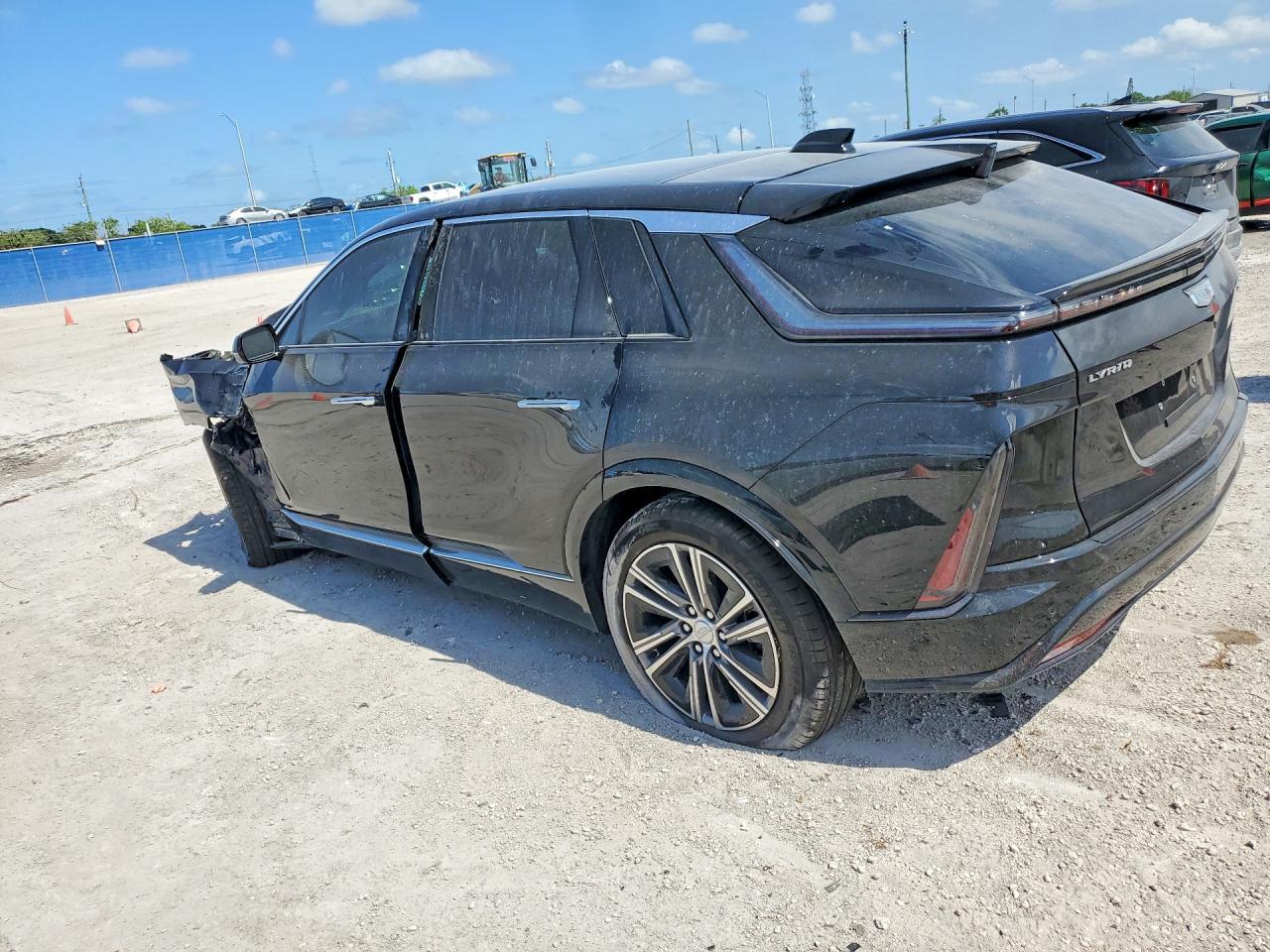 2026 Cadillac Lyriq Luxury - Фото 2