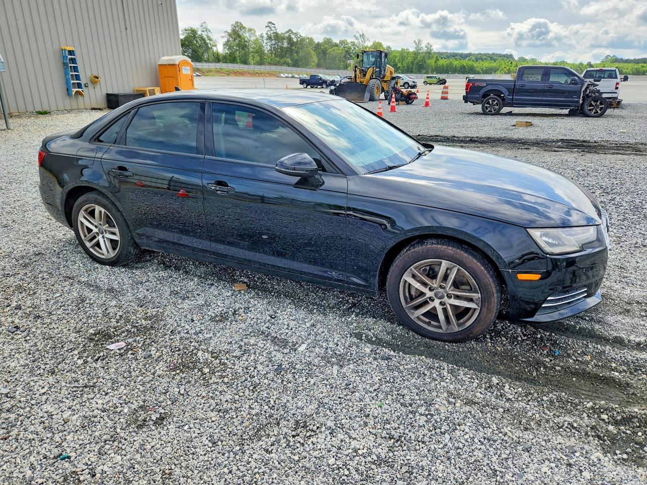 2017 Audi A4 Premium - Фото 4