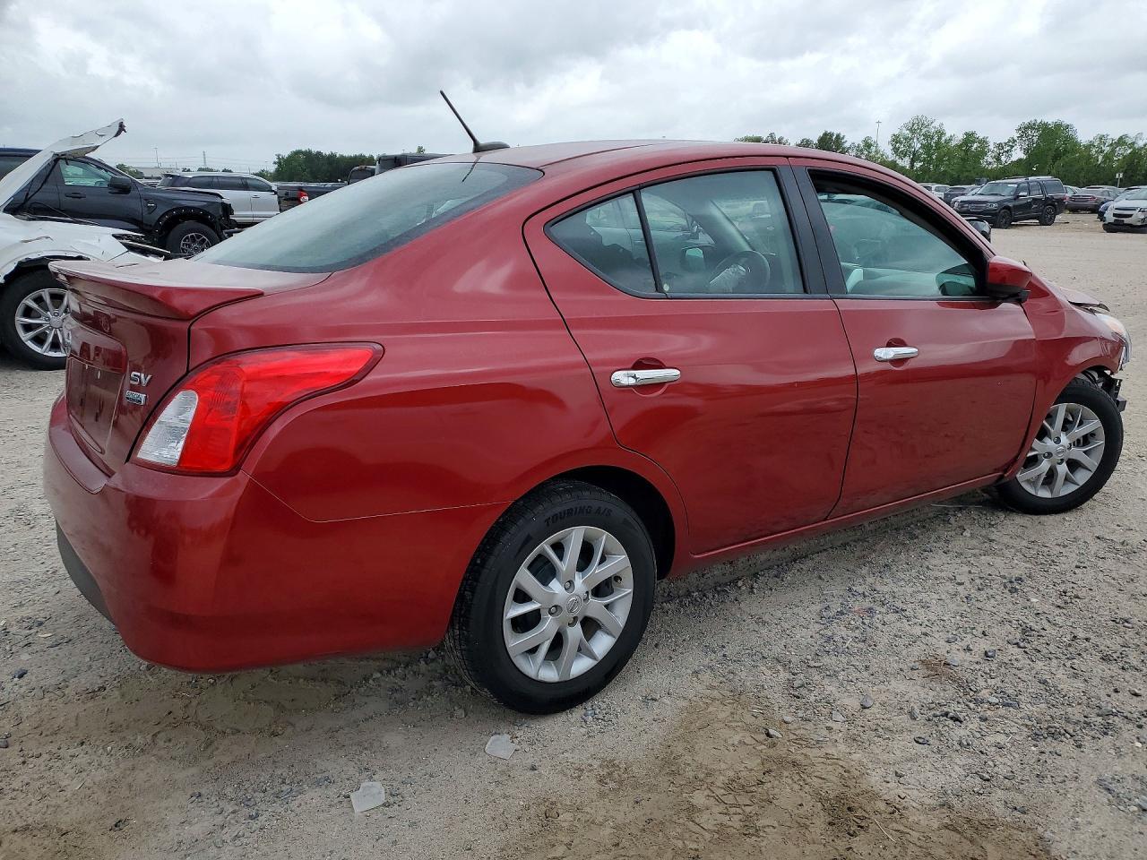 2017 Nissan Versa 1.6 S - Фото 3