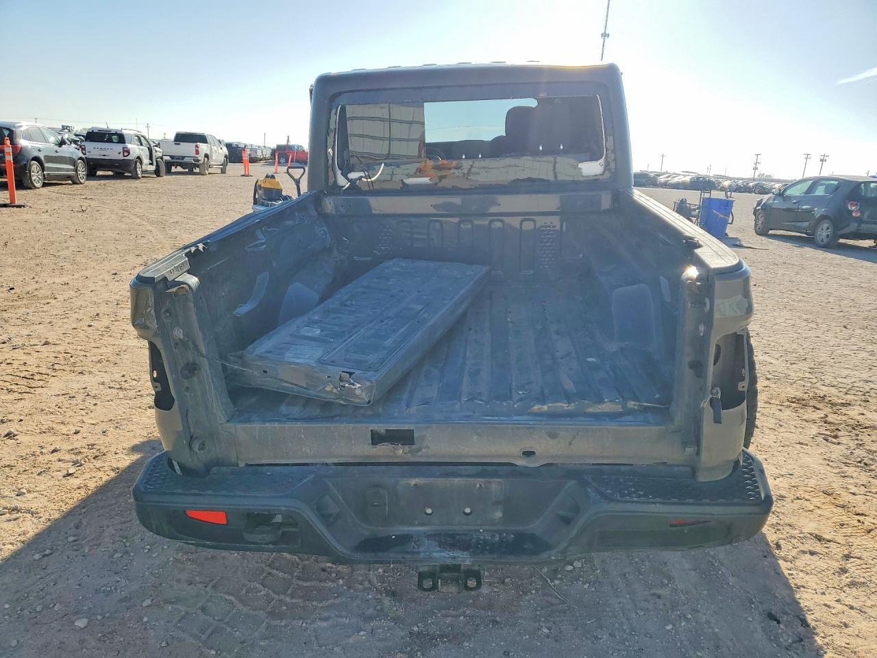 2020 Jeep Gladiator Sport - Image 6