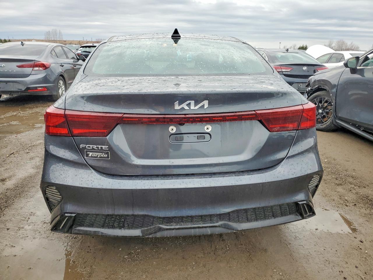 2022 Kia Forte Gt Line - Image 6