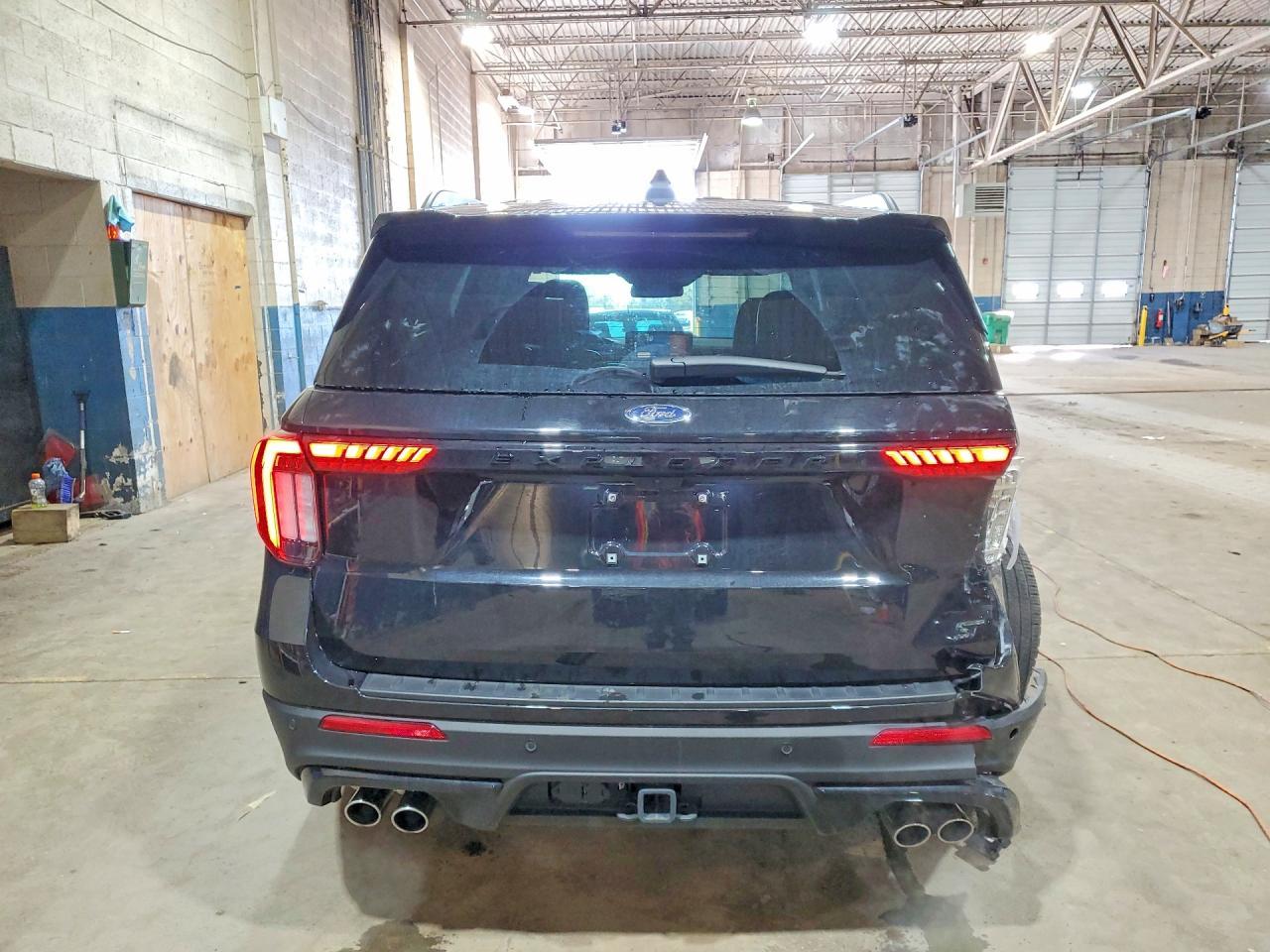 2025 Ford Explorer St - Фото 6