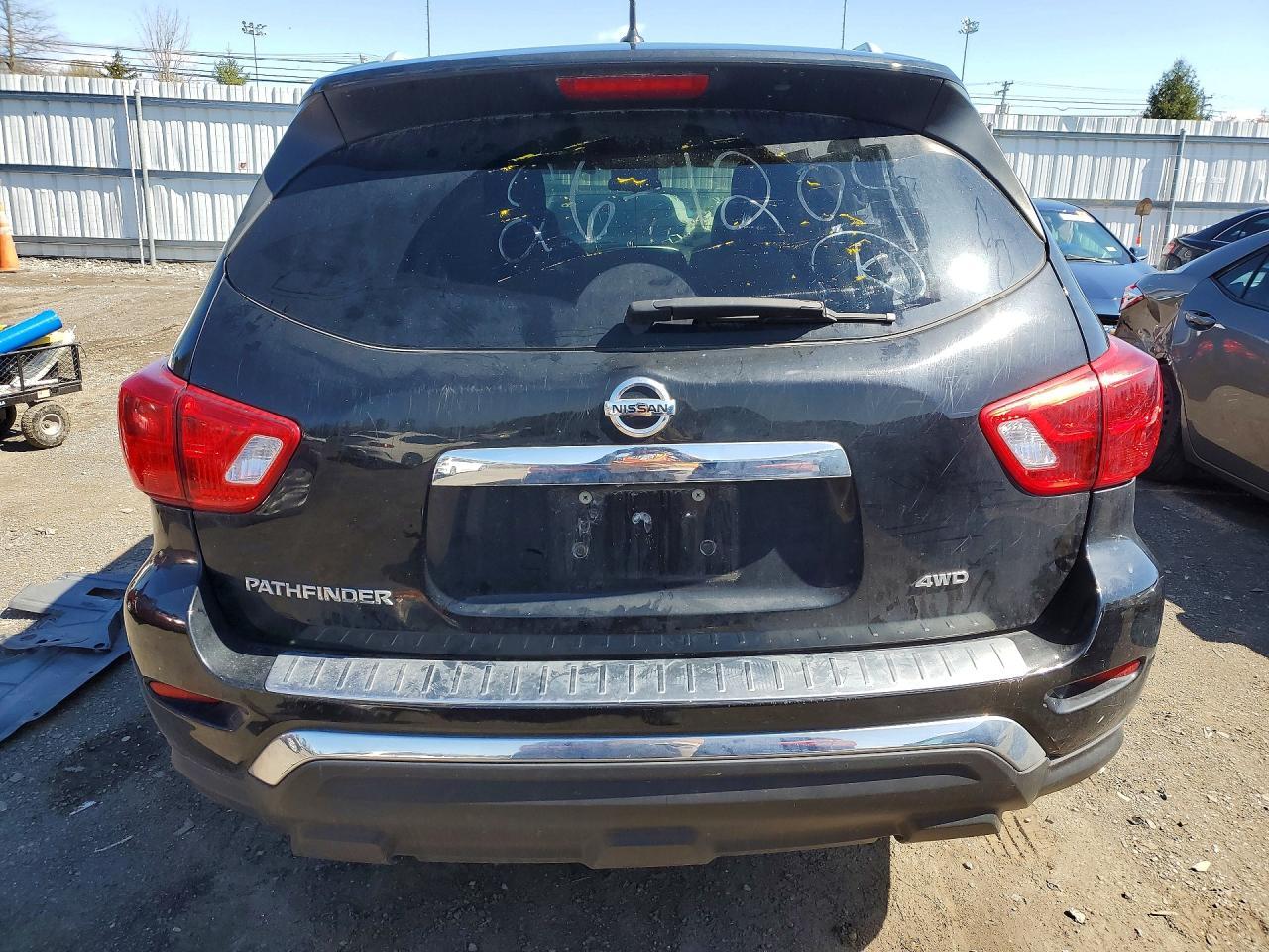 2018 Nissan Pathfinder S - Фото 6