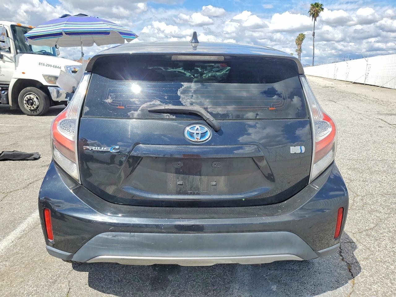 2018 Toyota Prius C Four - Фото 6
