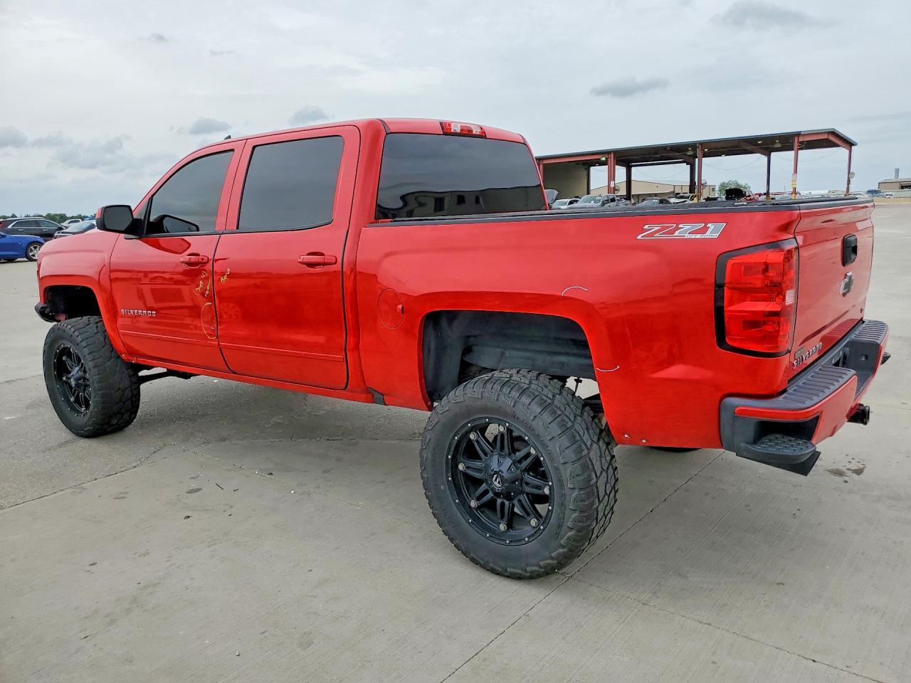 2017 Chevrolet Silverado K1500 Lt - Image 2