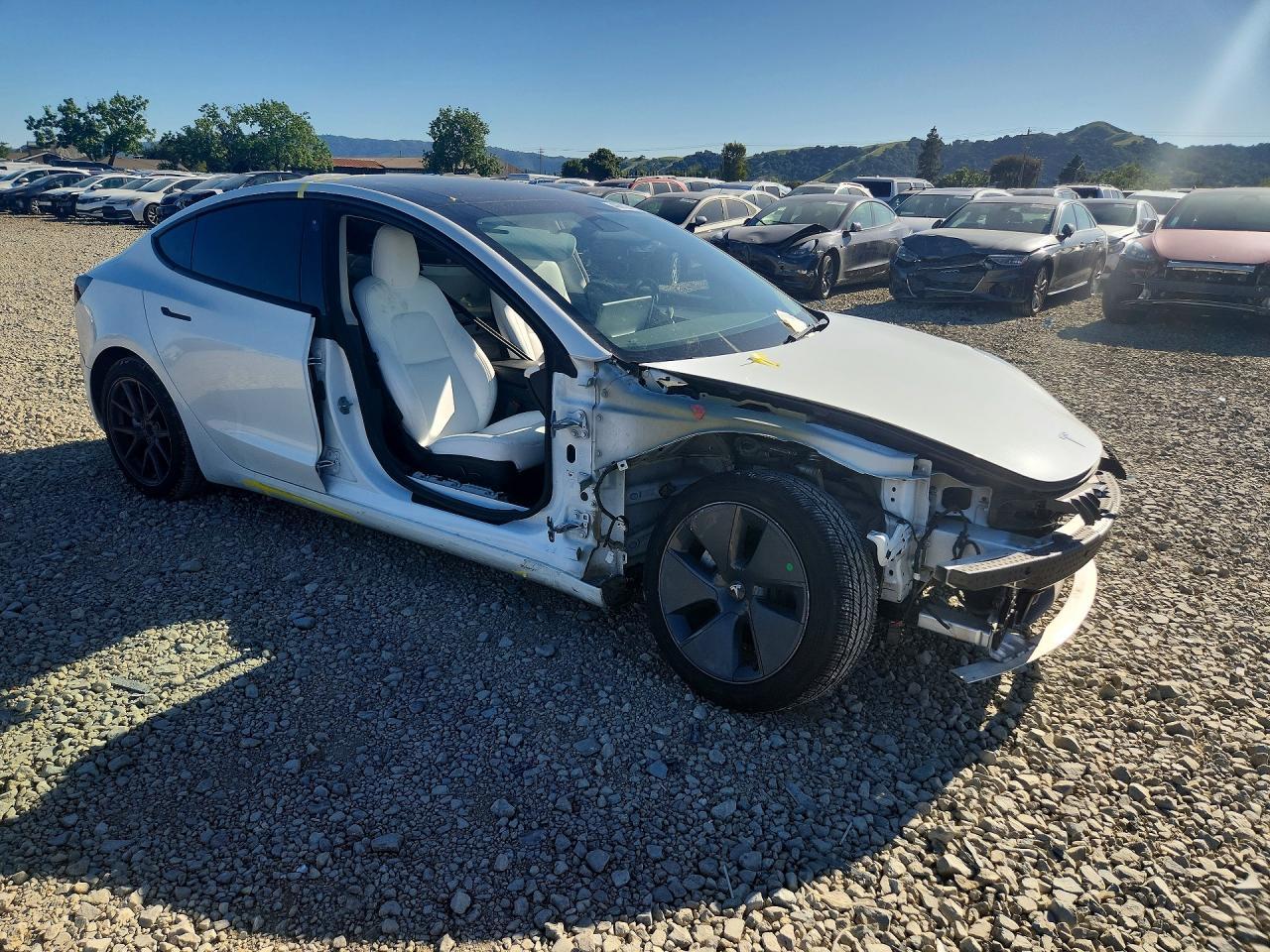 2022 Tesla Model 3 - Image 4