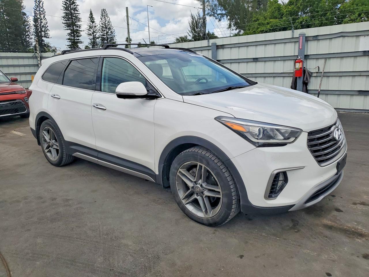 2018 Hyundai Santa Fe Limited Ultimate - Фото 4