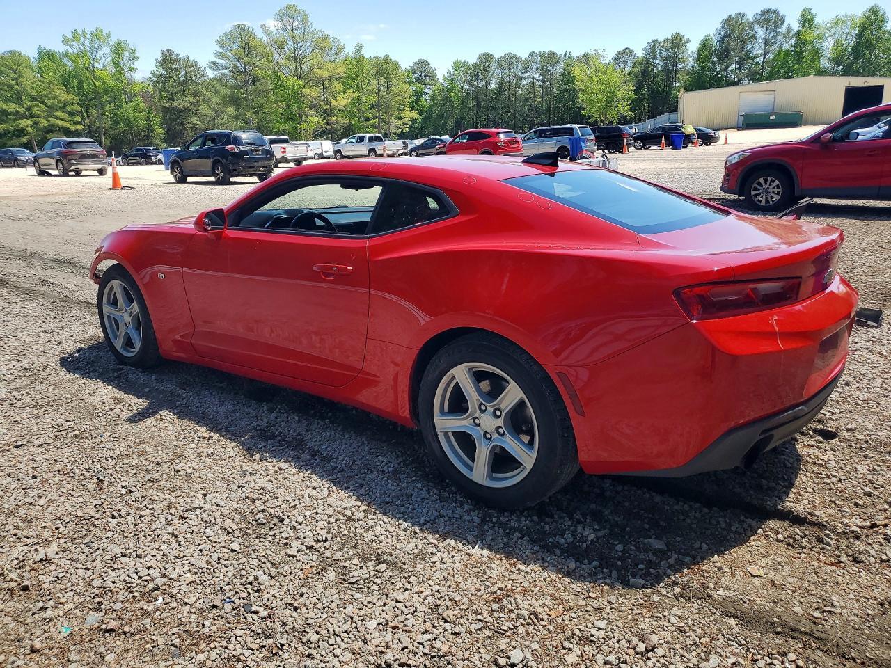 2017 Chevrolet Camaro Lt - Image 2