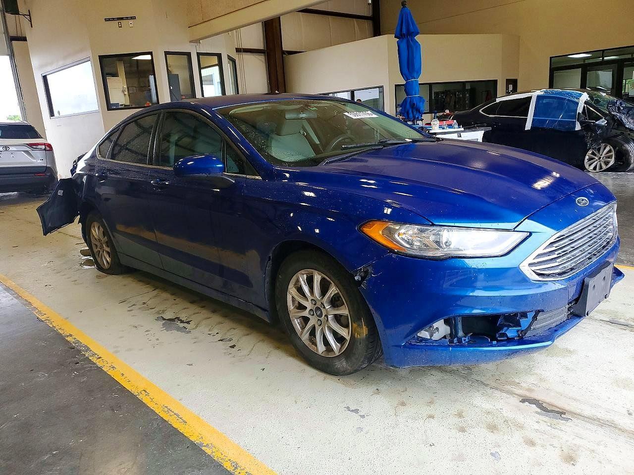 2017 Ford Fusion S - Фото 4
