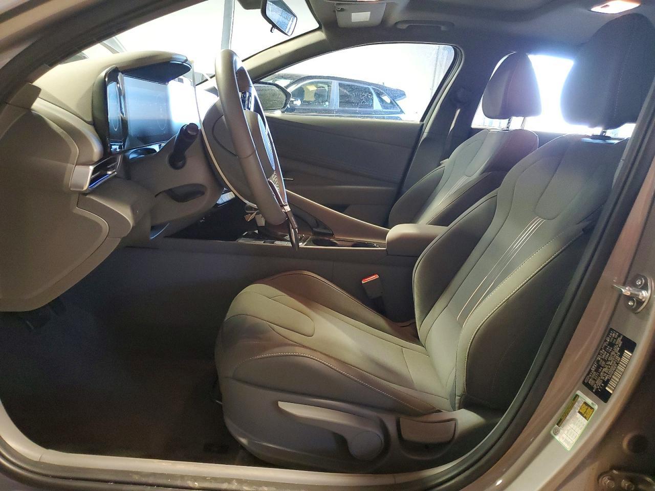 2025 Hyundai Elantra Sel - Image 7