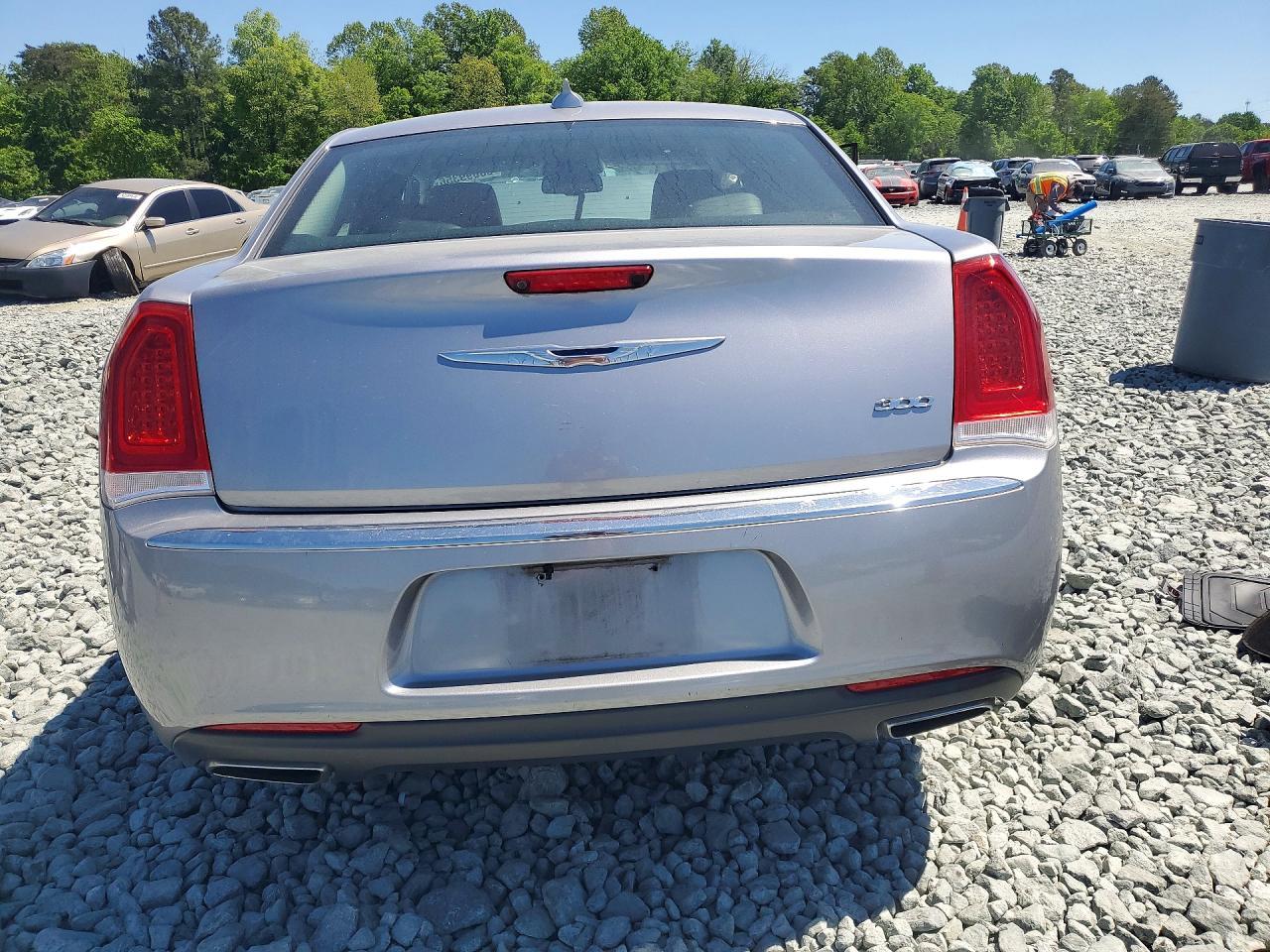 2018 Chrysler 300 Limited - Image 6