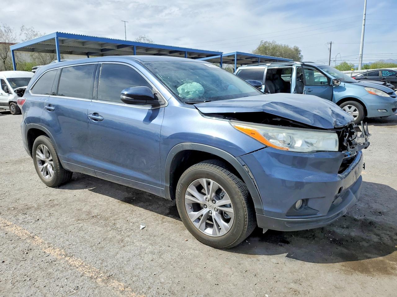 2014 Toyota Highlander Le Plus - Фото 4