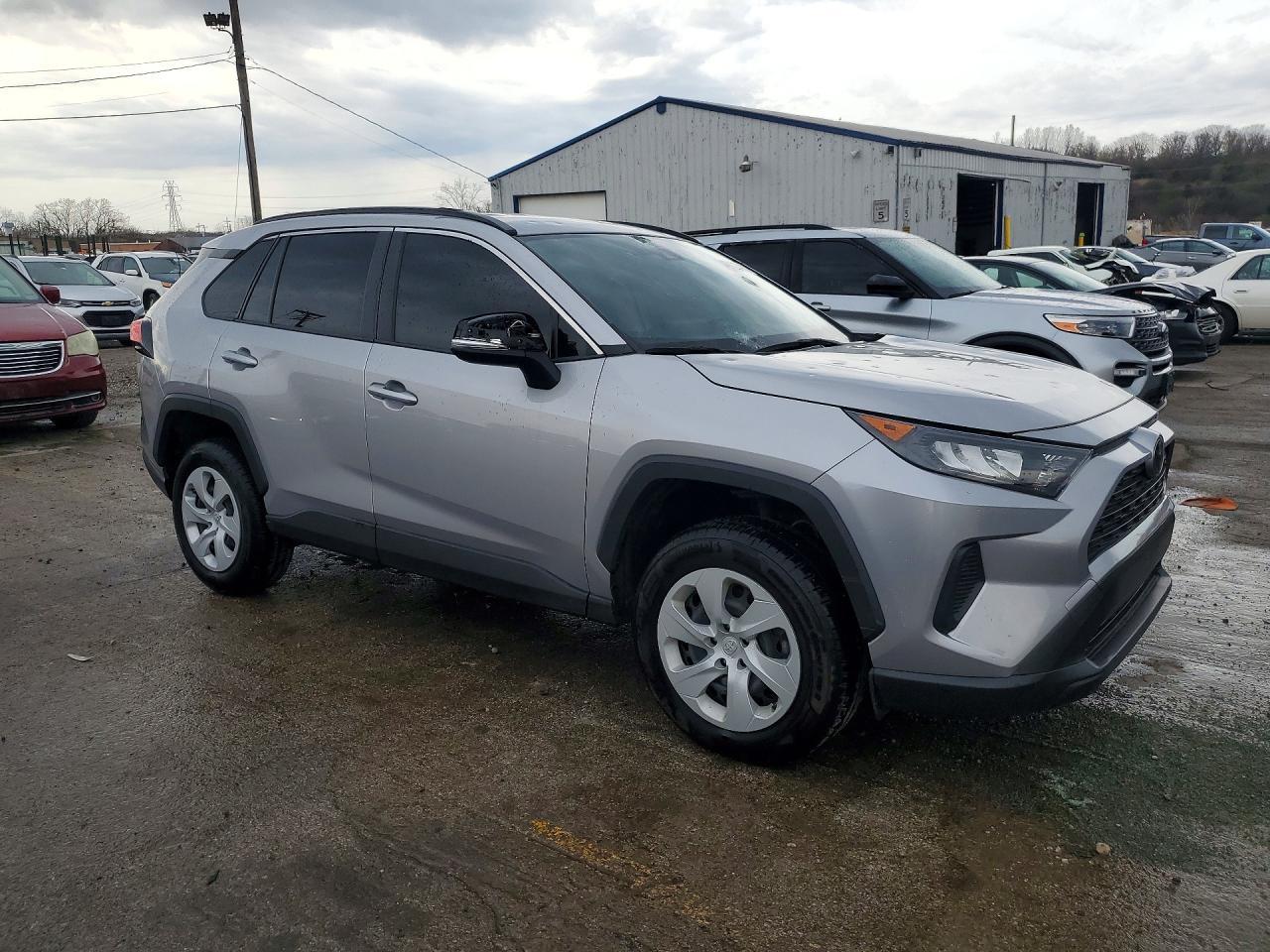 2020 Toyota Rav4 Le - Image 4